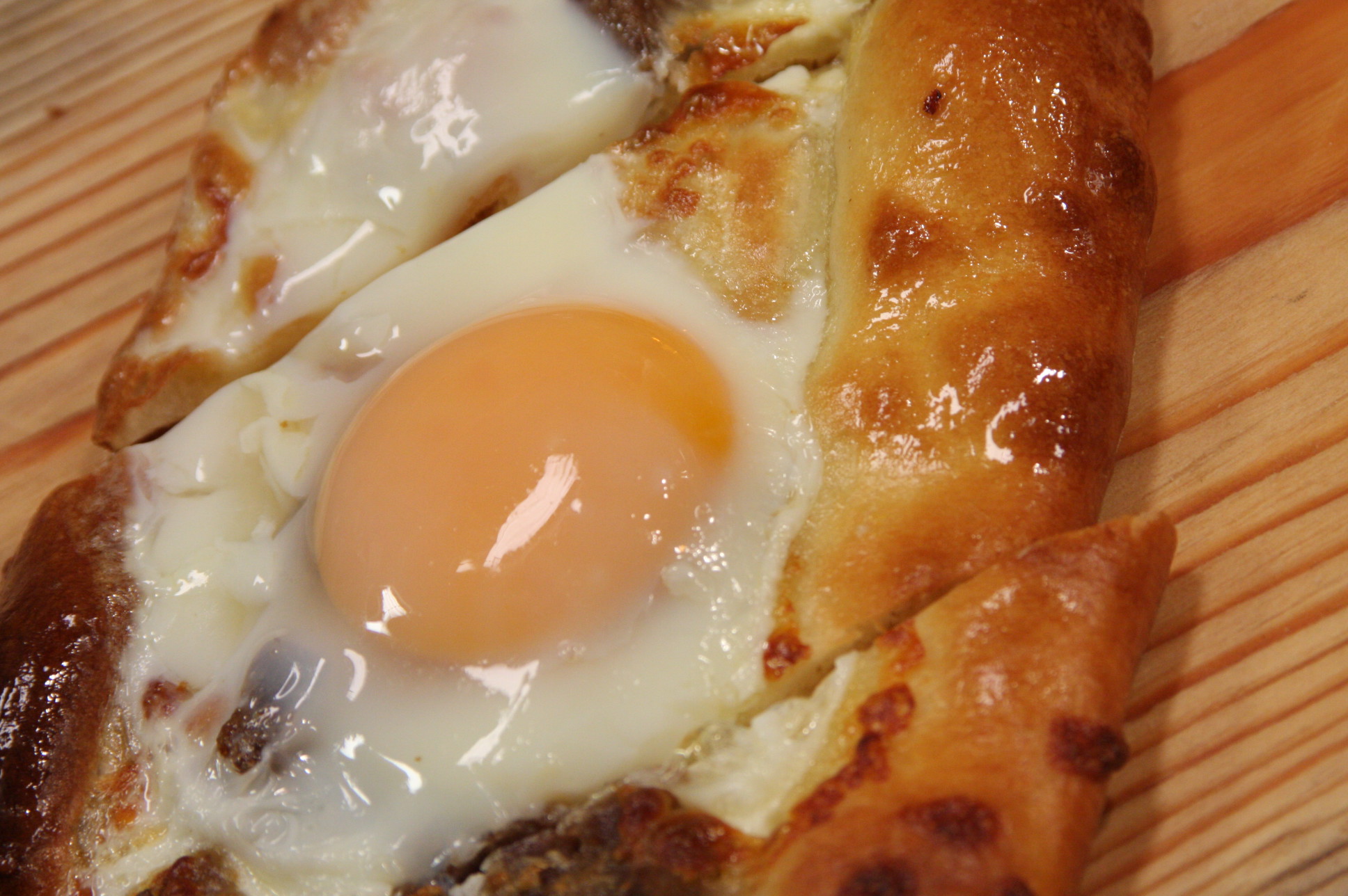 Kavurmalı pide nasıl yapılır Kavurmalı pide nasıl yapılır