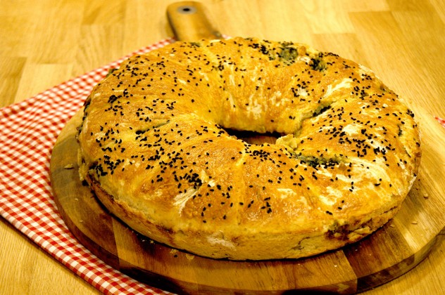 Ispanaklı Halka Çörek