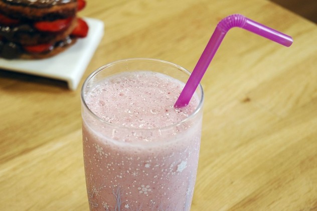 Çilekli Yulaflı Smoothie