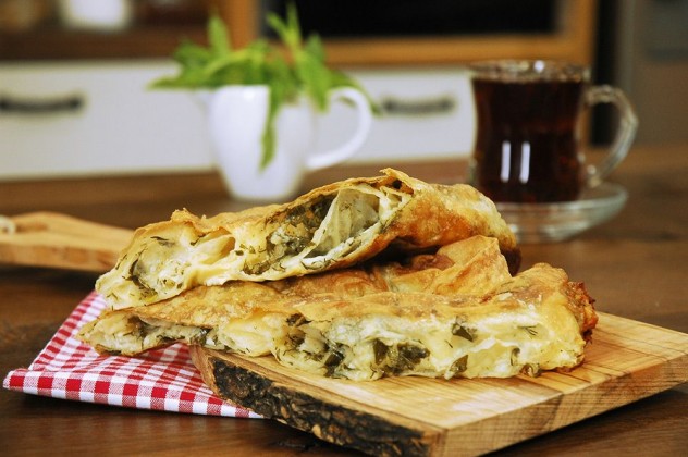 Peynirli Otlu Börek