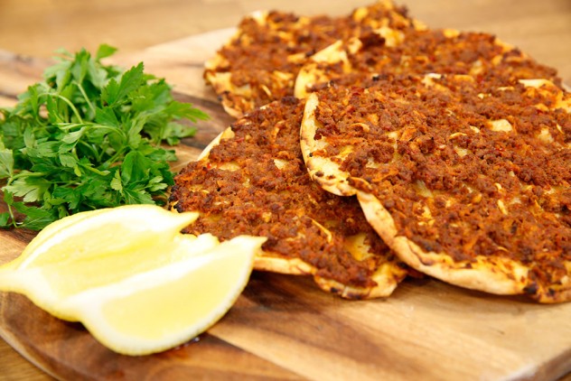 Ayvalı Soğanlı Lahmacun