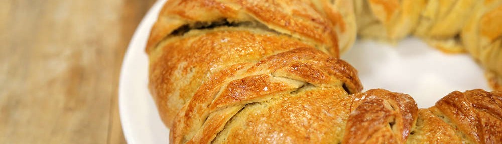 Örgülü Halka Börek