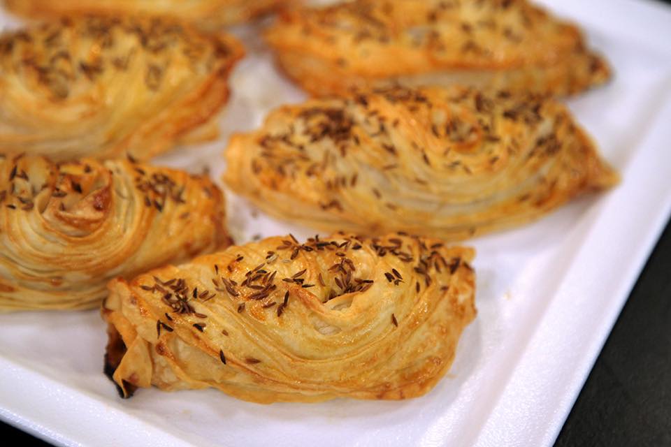 Peynirli Büzme Börek