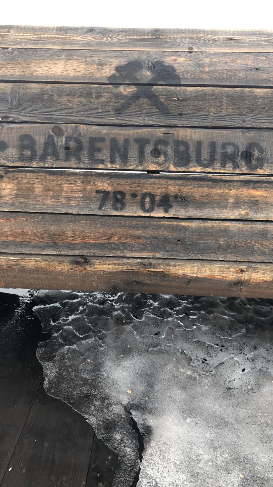 Barentsburg Kömür Madeni ve Köpek Barınağı