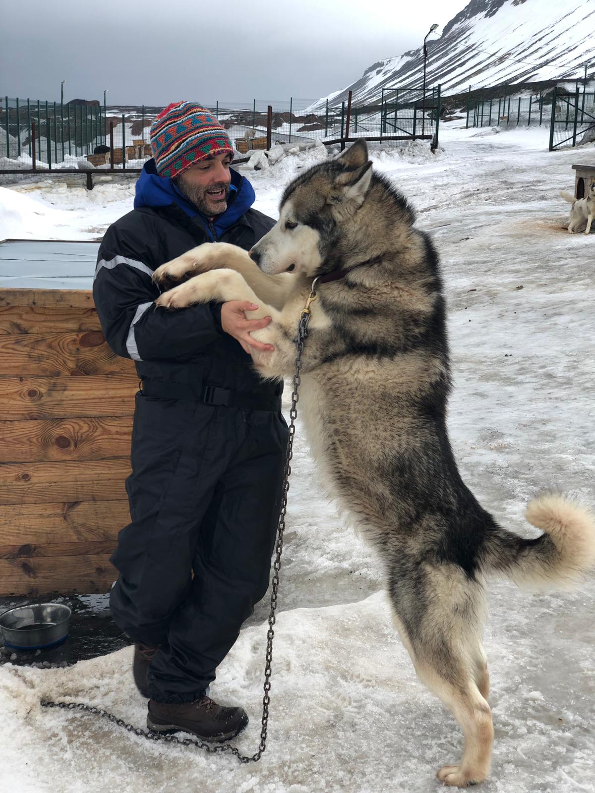 Barentsburg Kömür Madeni ve Köpek Barınağı