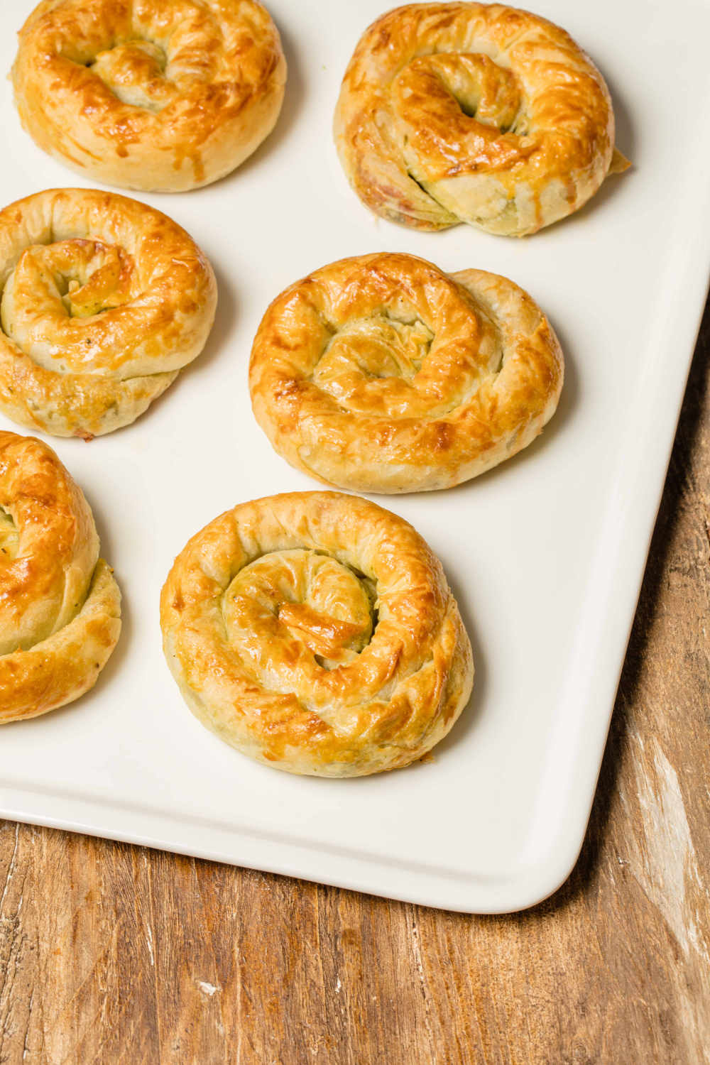 Tavuklu Pestolu Börek